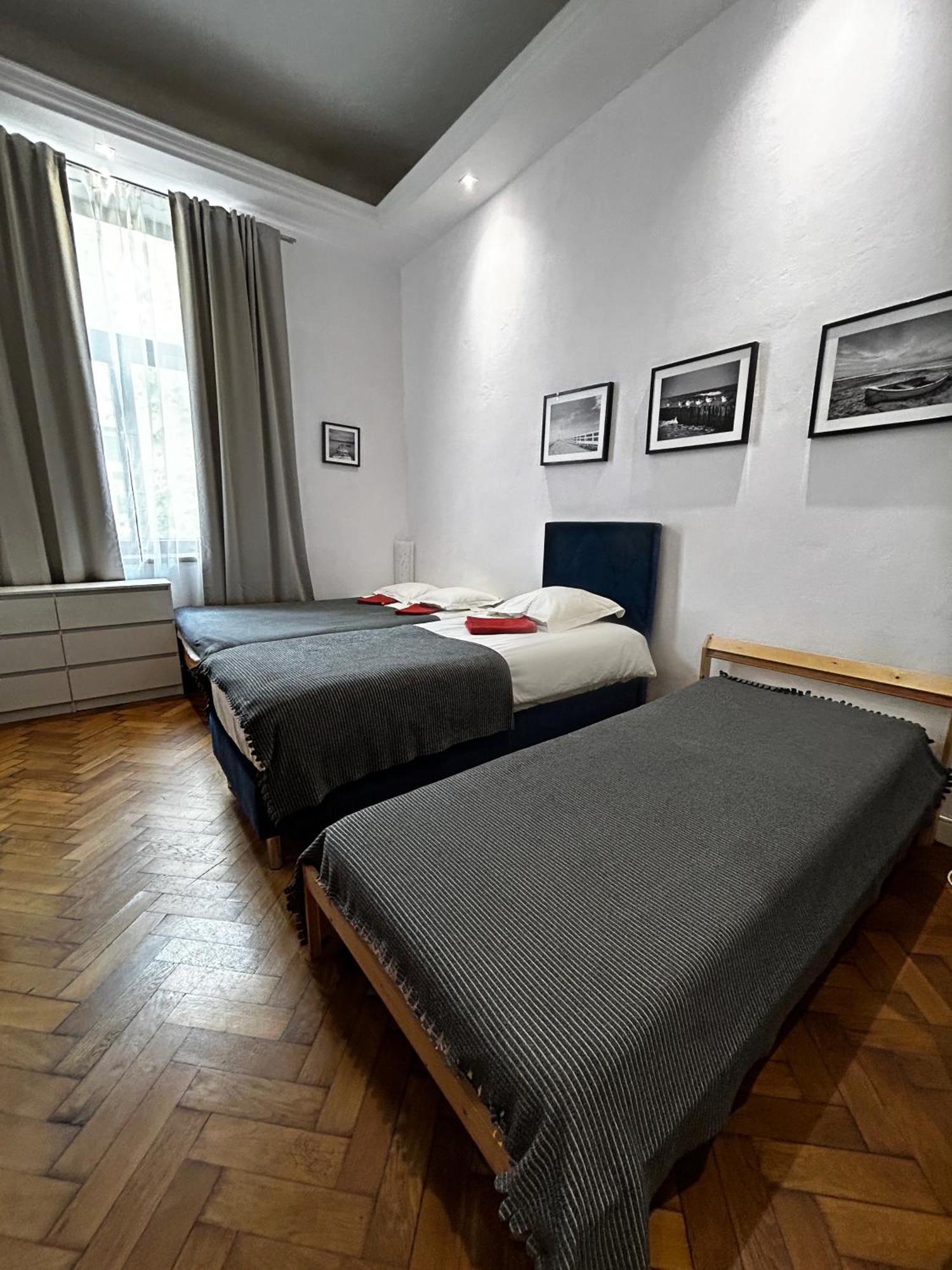 Harmony Aparthotel Краков Экстерьер фото